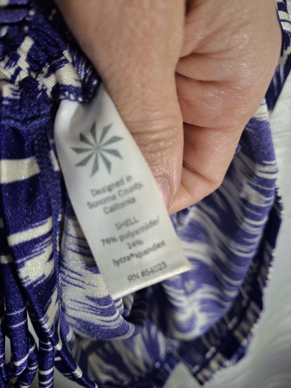 Athleta XL Blue and Cream Ikat-Print Performance Tank - Picture 5 of 9